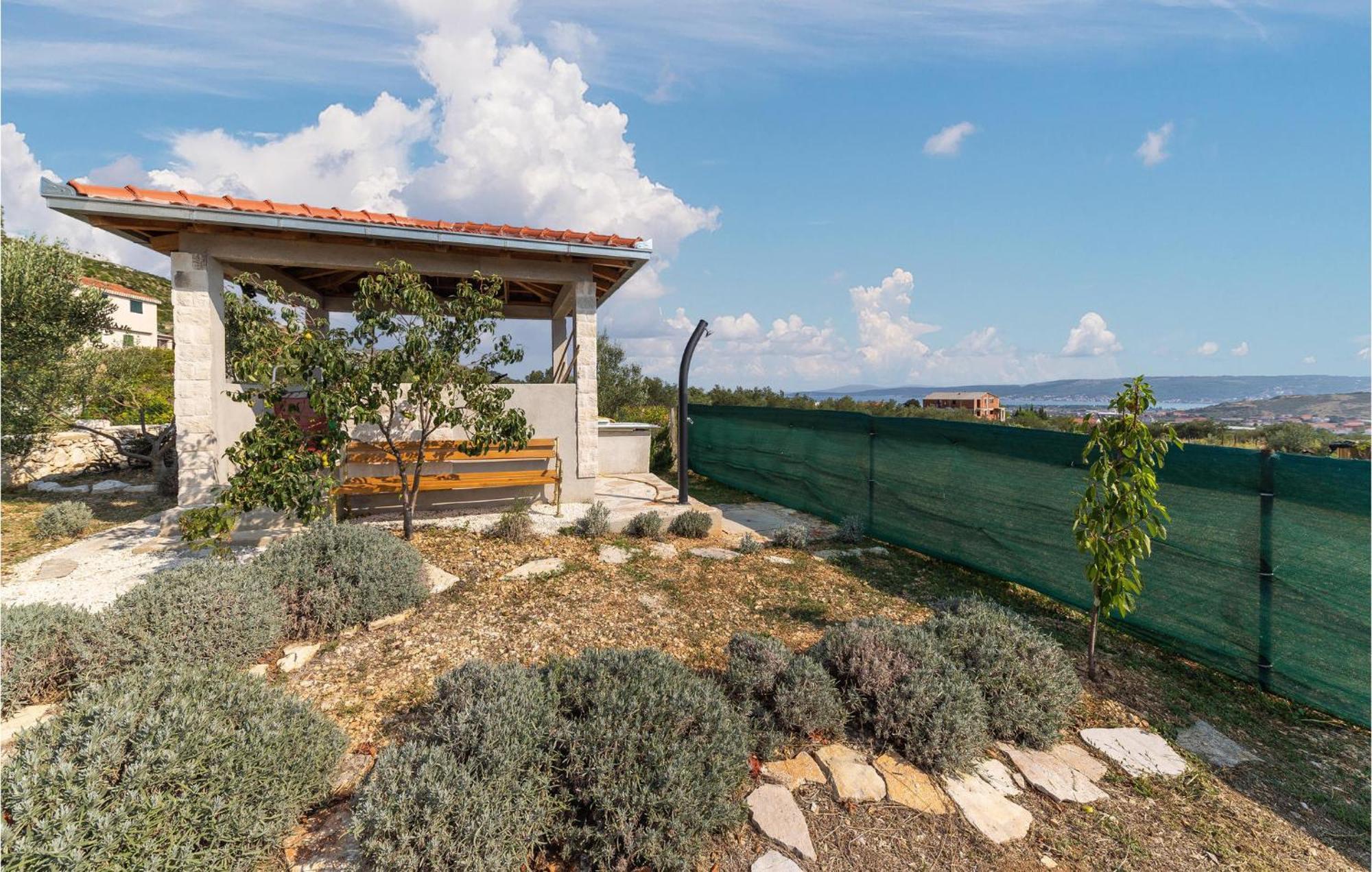 Gorgeous Home In Kastel Stafilic With Wifi Exteriér fotografie